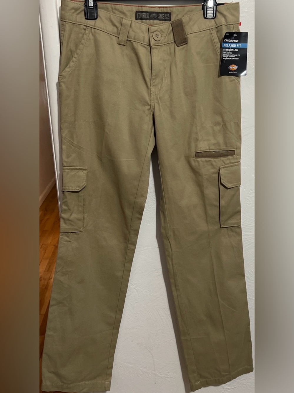 NWT Dickies Women Cargo Pants in Khaki/Tan Relaxed Fit Straight Leg Size 4R